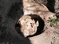 Vaucluse, Bollene, Site troglodyte de Barry, Puit comble (32)
